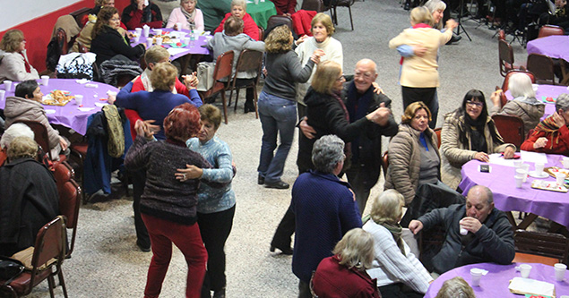   Felicitaciones por la dedicación y cuidado en cada detalle de los organizadores del Café con A.L.M.A. de Campana. 