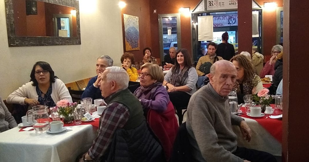 La presentación dio paso a interesantes preguntas de la audiencia que abrieron la charla a diferentes cuestiones 